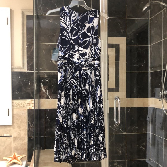 Ralph Lauren dress, size 8, navy/ivory in navy/ivory in color. - Picture 2 of 8